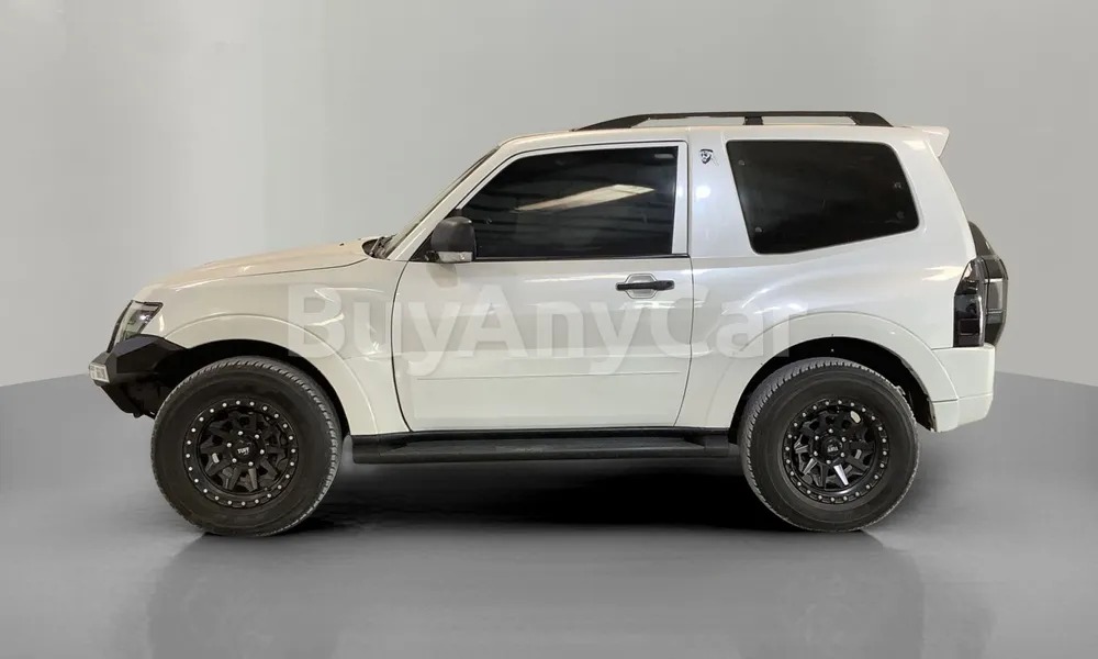 Vehicle photo 4