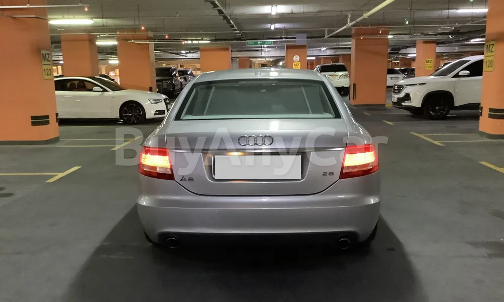 Vehicle photo 2