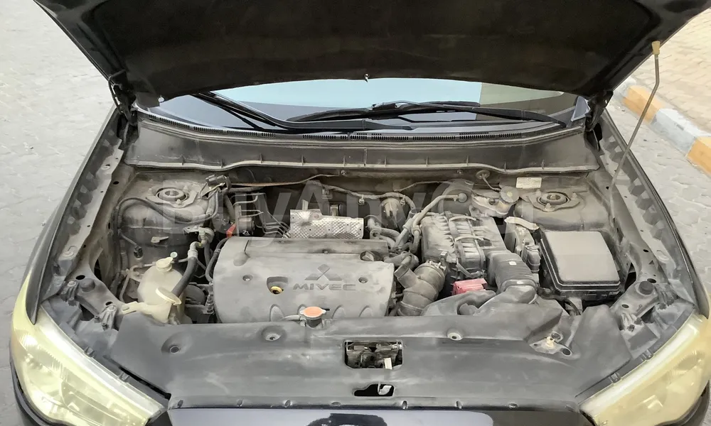Vehicle photo 6