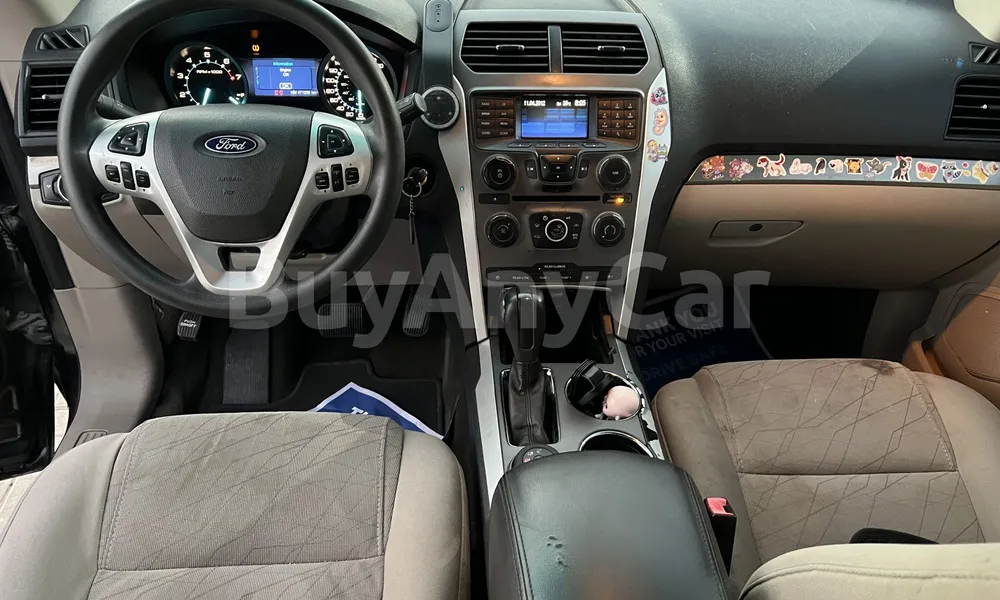 Vehicle photo 8