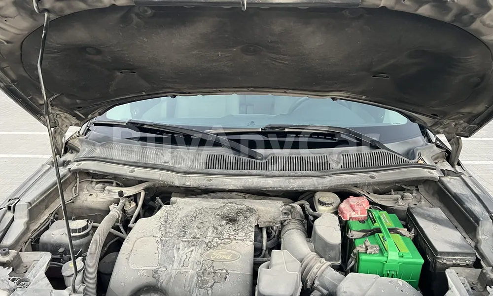 Vehicle photo 6