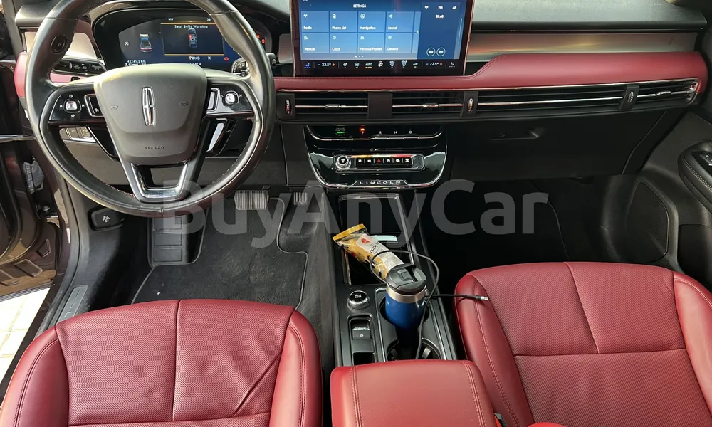 Vehicle photo 8