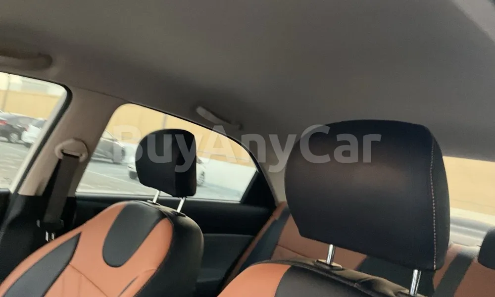 Vehicle photo 8