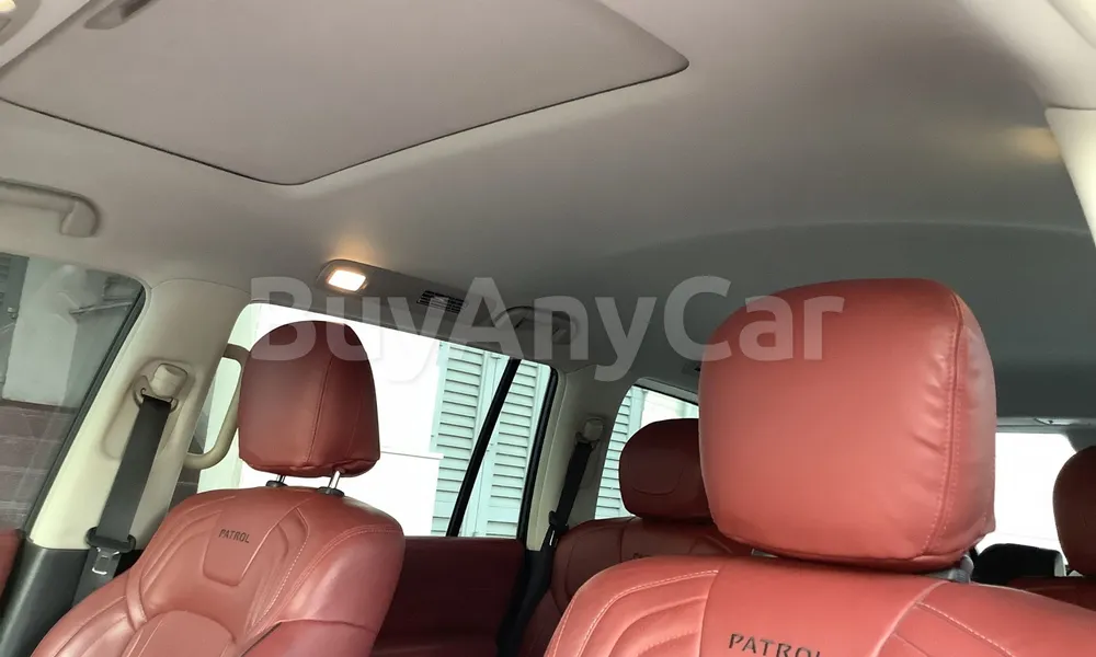 Vehicle photo 8