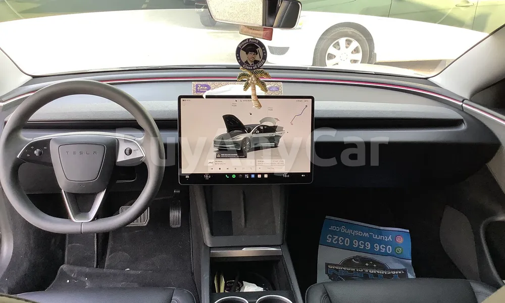 Vehicle photo 8