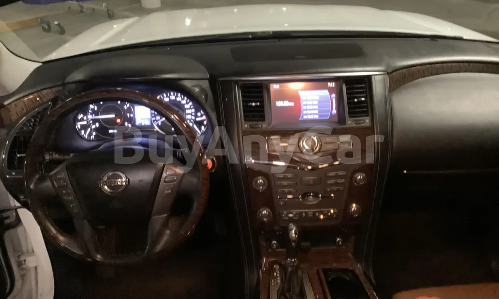 Vehicle photo 8