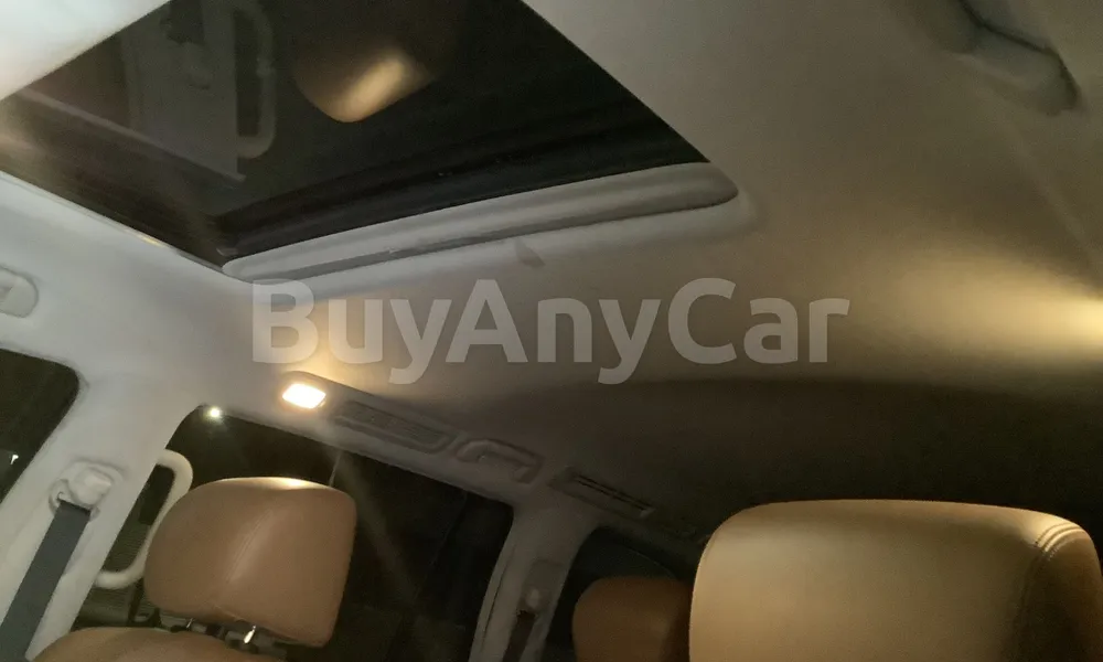 Vehicle photo 9