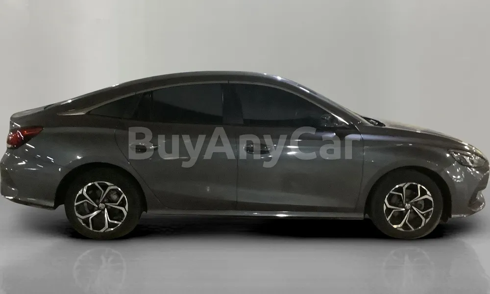 Vehicle photo 3