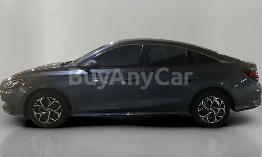 Vehicle photo 4