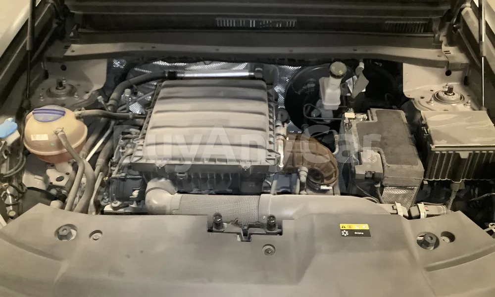 Vehicle photo 7