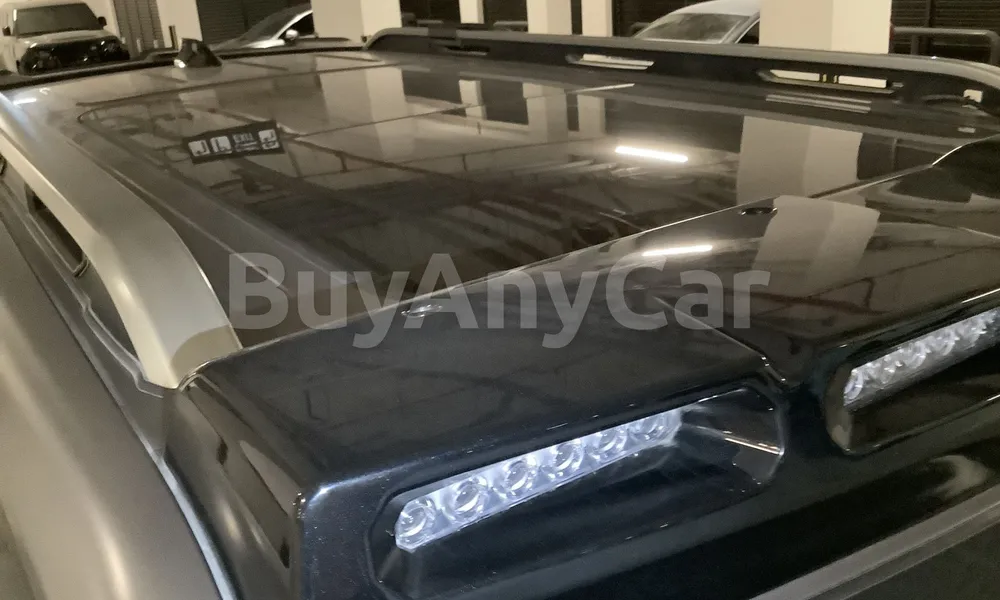 Vehicle photo 6