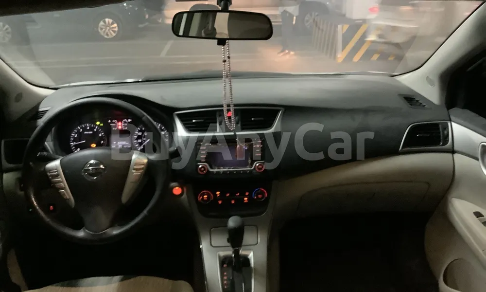 Vehicle photo 8