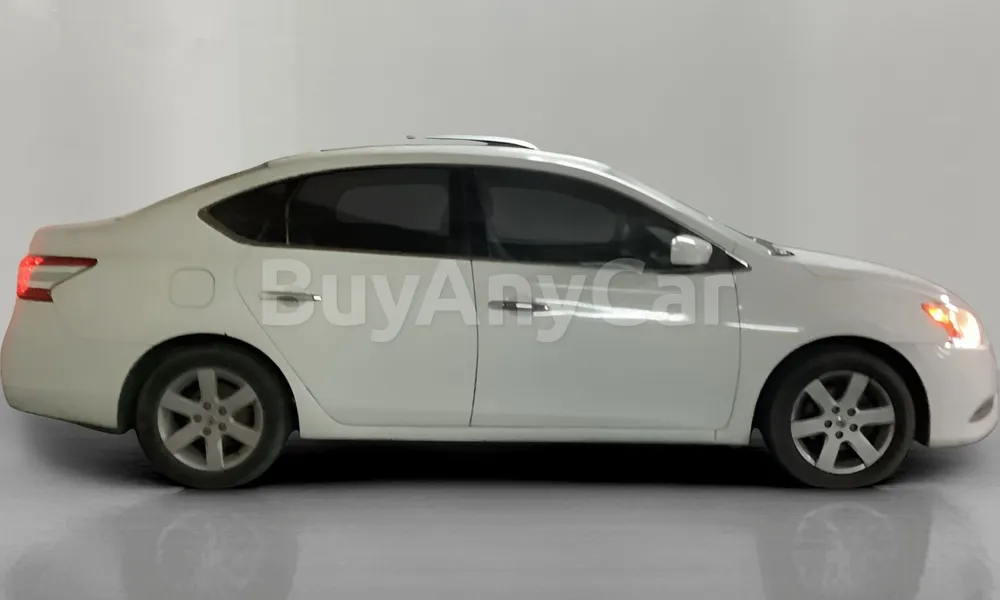 Vehicle photo 3