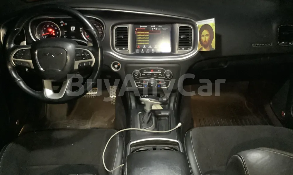 Vehicle photo 7