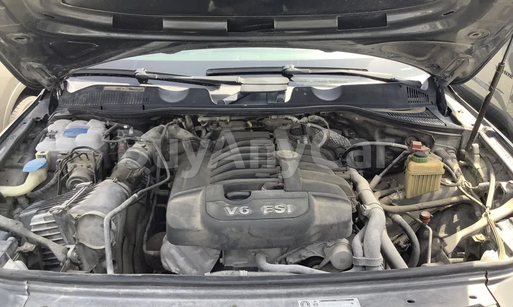 Vehicle photo 6