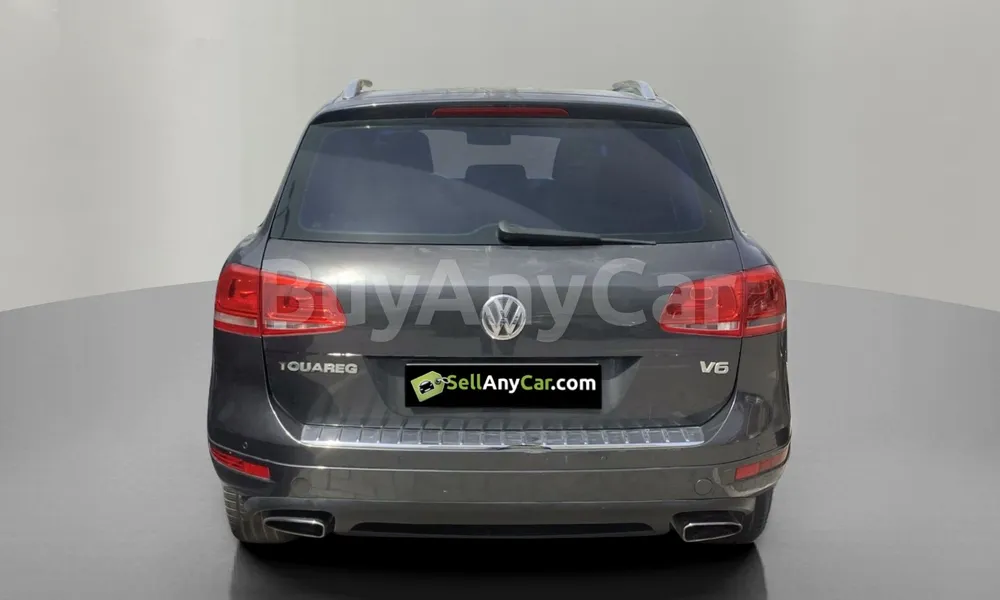 Vehicle photo 2