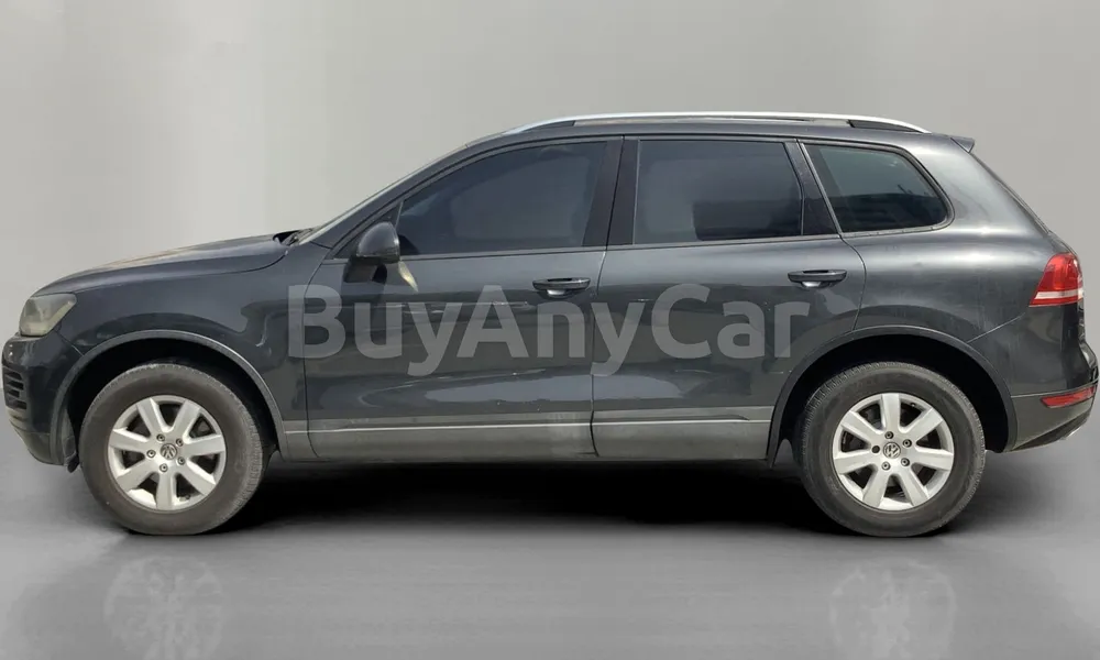 Vehicle photo 4