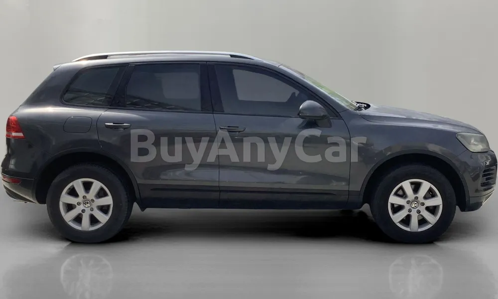 Vehicle photo 3
