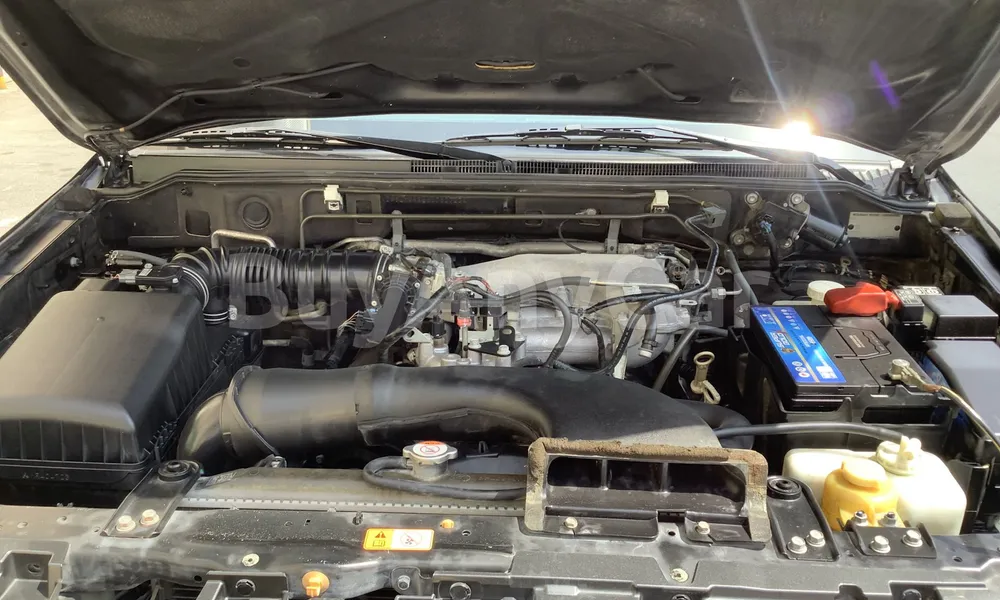 Vehicle photo 5