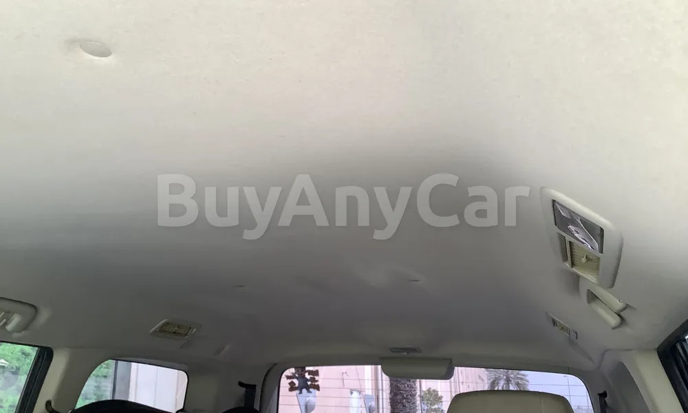 Vehicle photo 9