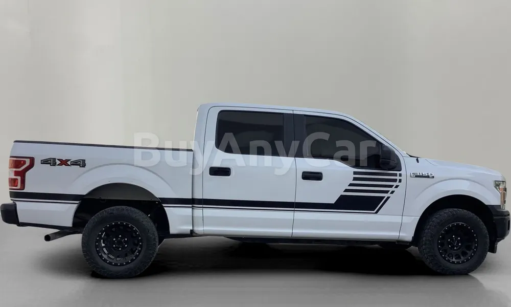 Vehicle photo 5