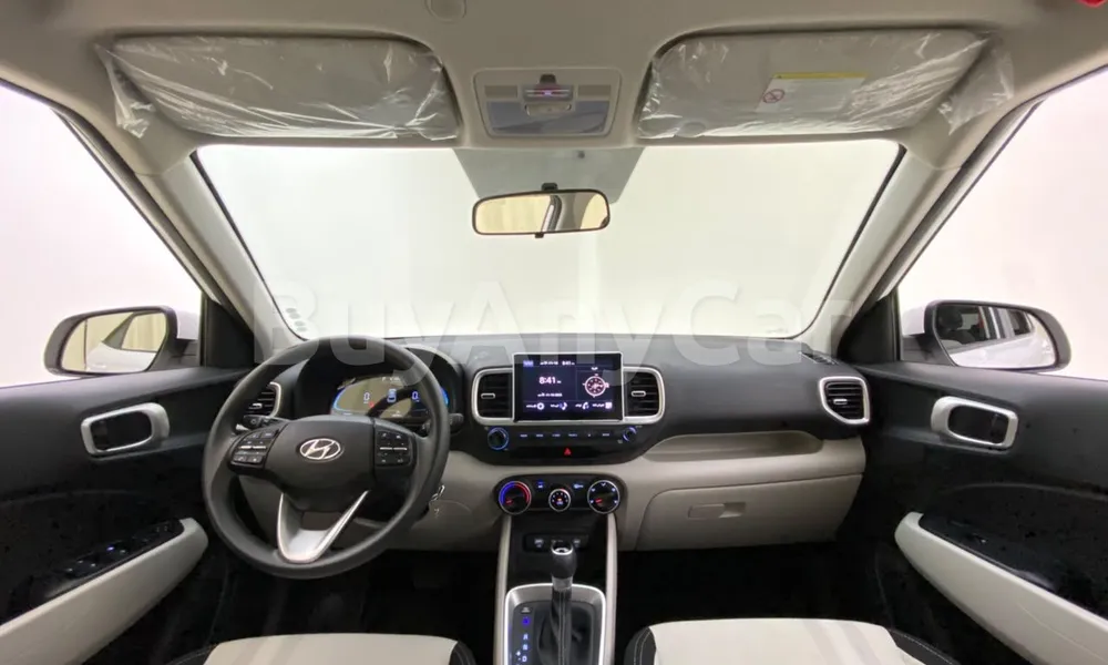 Vehicle photo 6