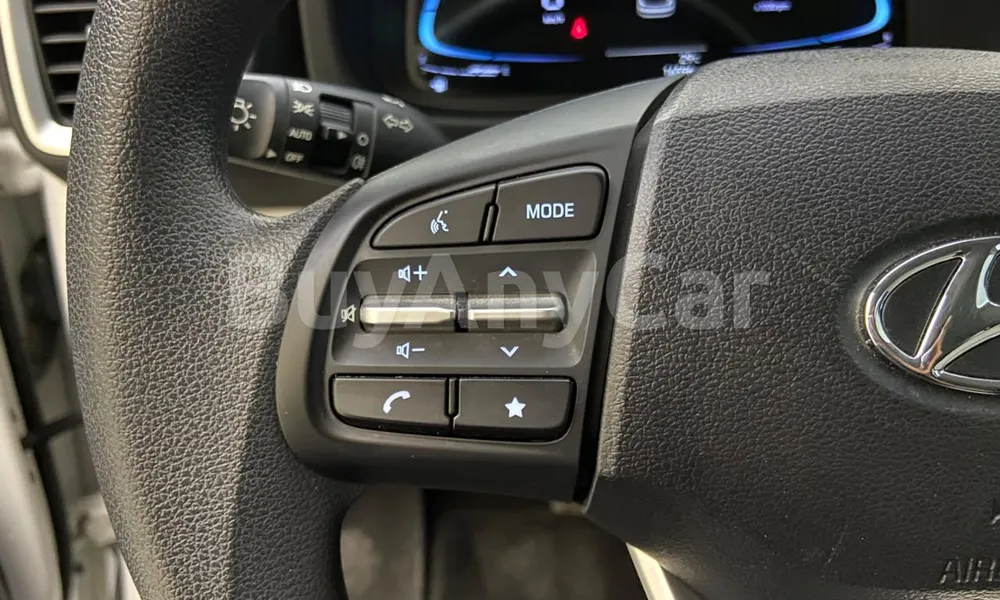 Vehicle photo 13