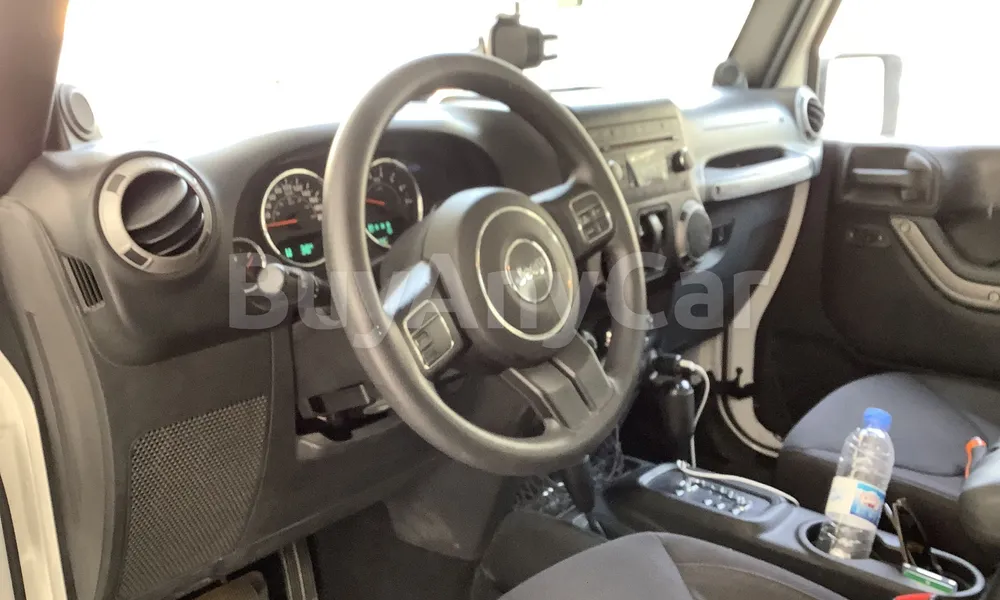 Vehicle photo 8
