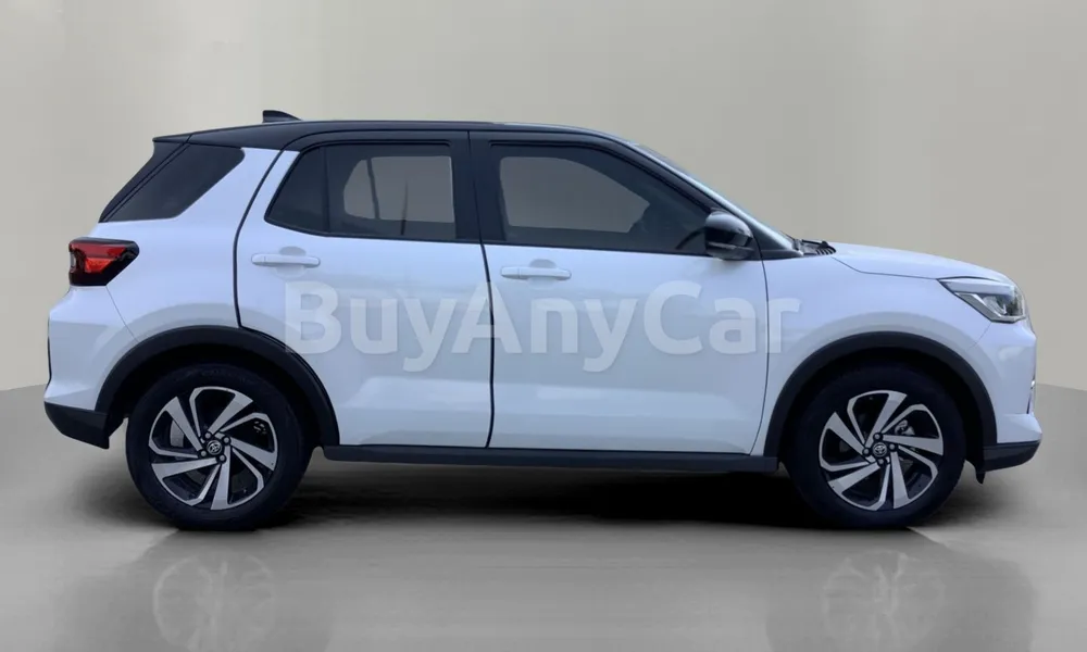 Vehicle photo 3