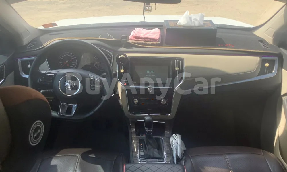 Vehicle photo 9