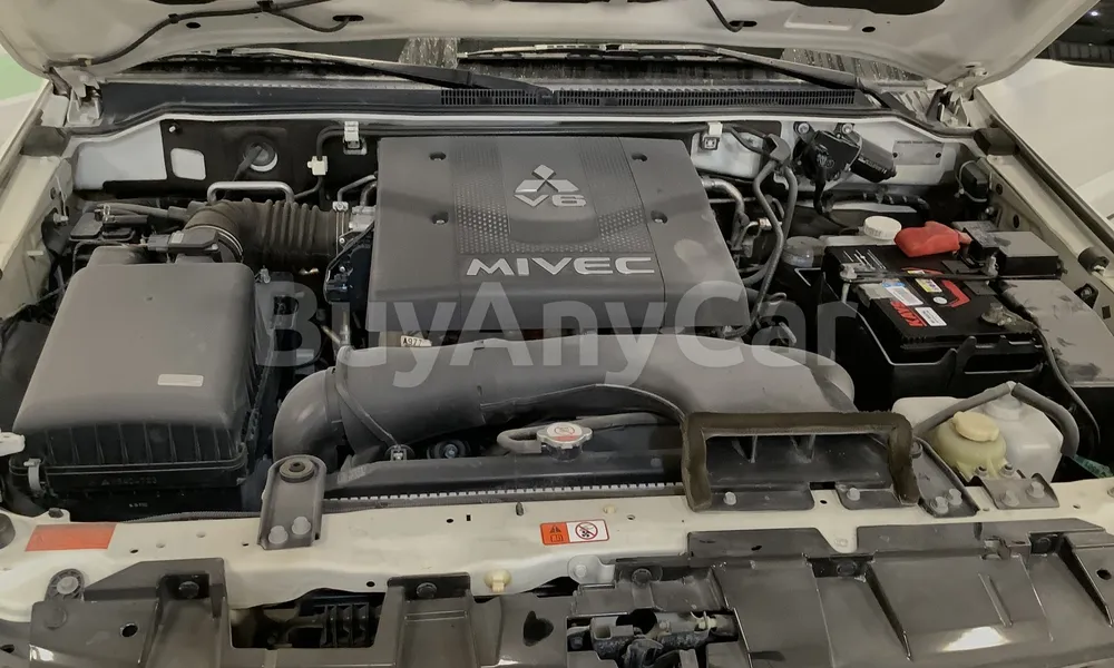 Vehicle photo 7