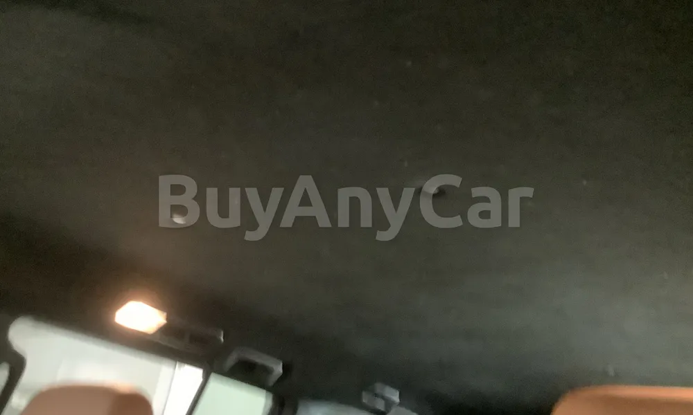 Vehicle photo 9