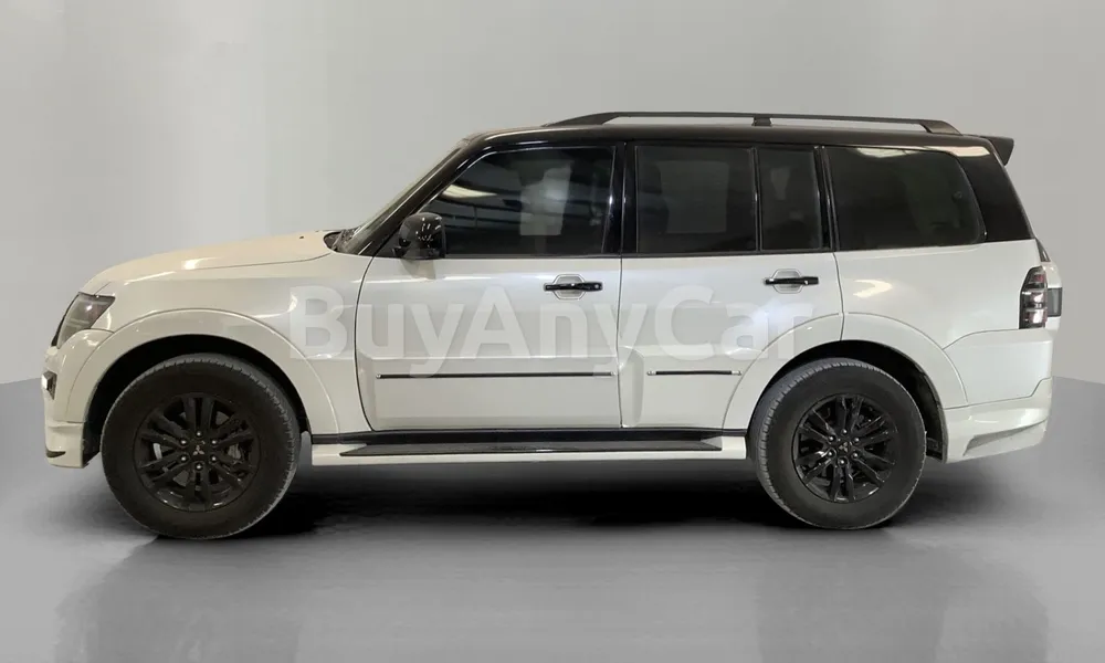 Vehicle photo 4