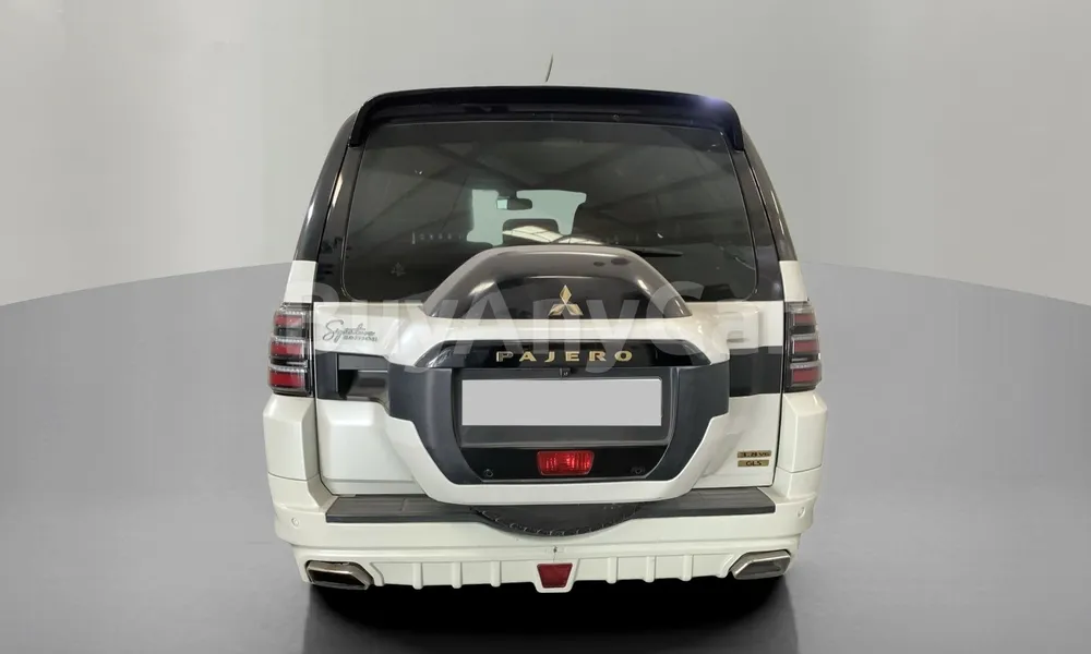 Vehicle photo 2