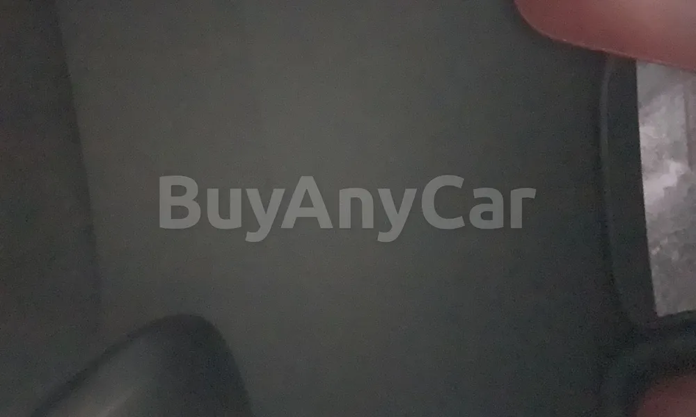 Vehicle photo 9