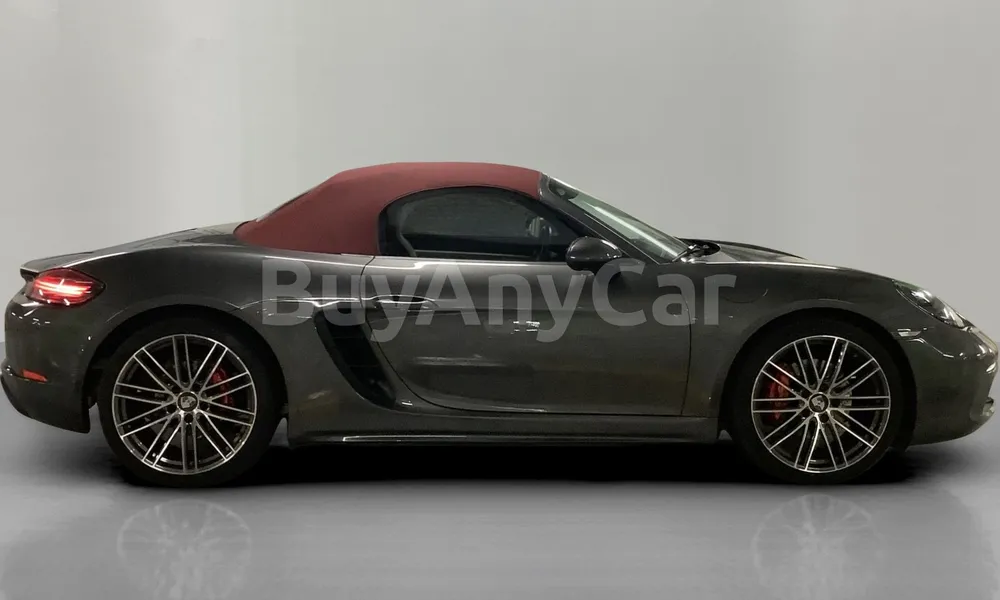 Vehicle photo 4