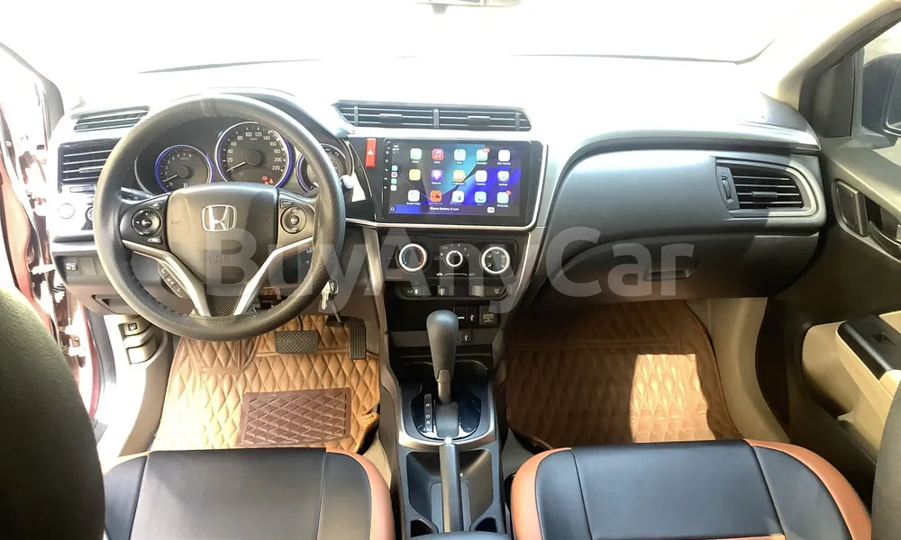 Vehicle photo 8
