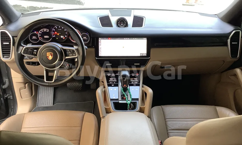 Vehicle photo 9