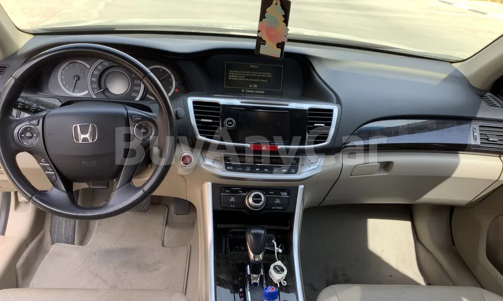 Vehicle photo 8
