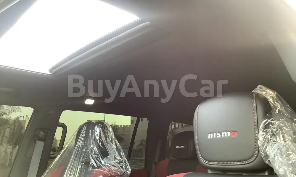 Vehicle photo 9