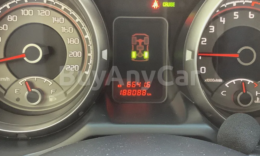 Vehicle photo 8