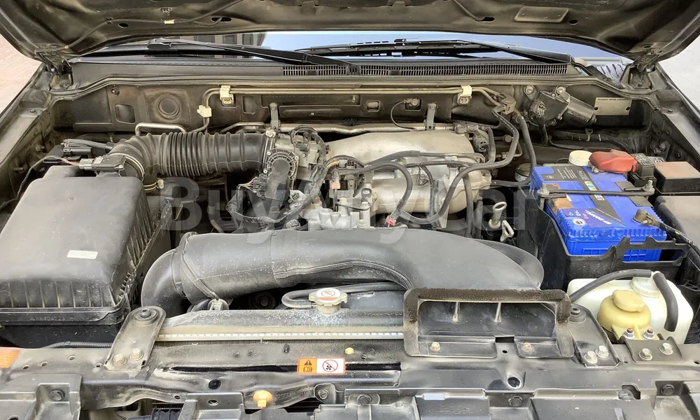 Vehicle photo 6