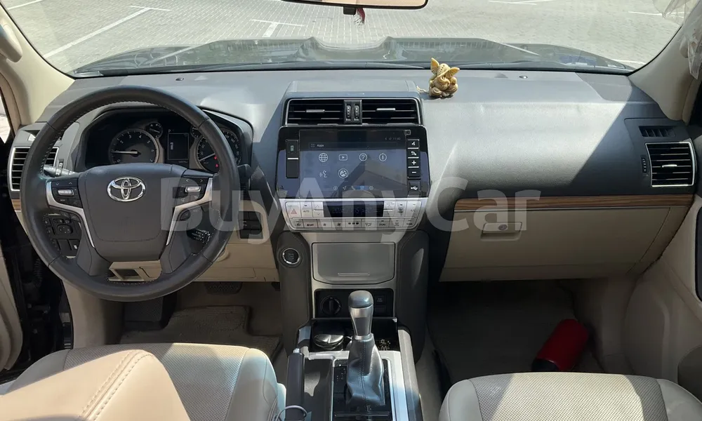 Vehicle photo 9