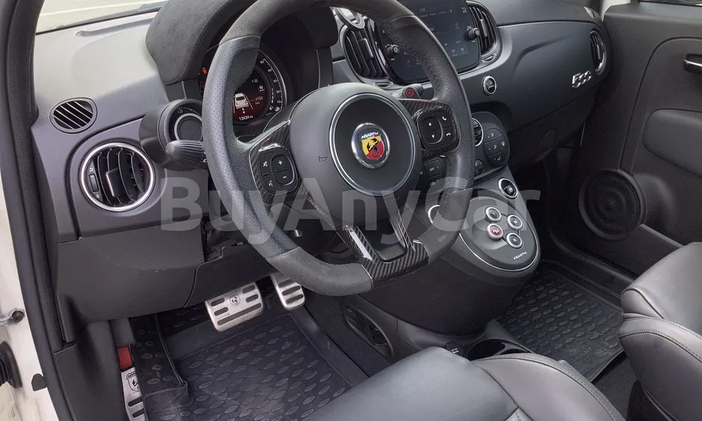 Vehicle photo 8