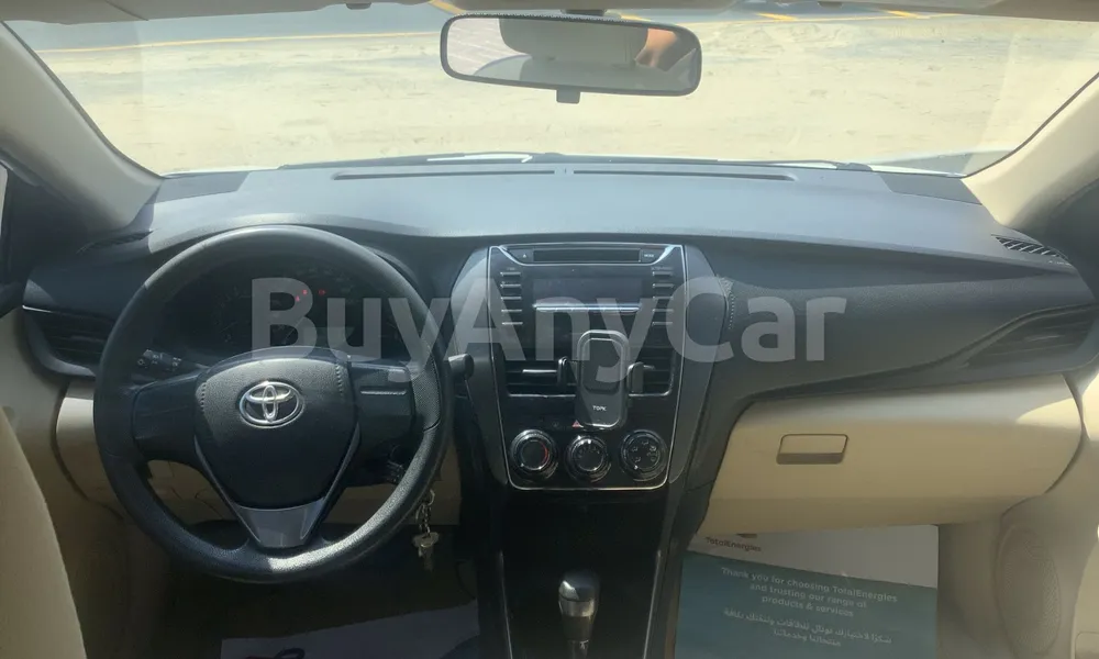 Vehicle photo 11