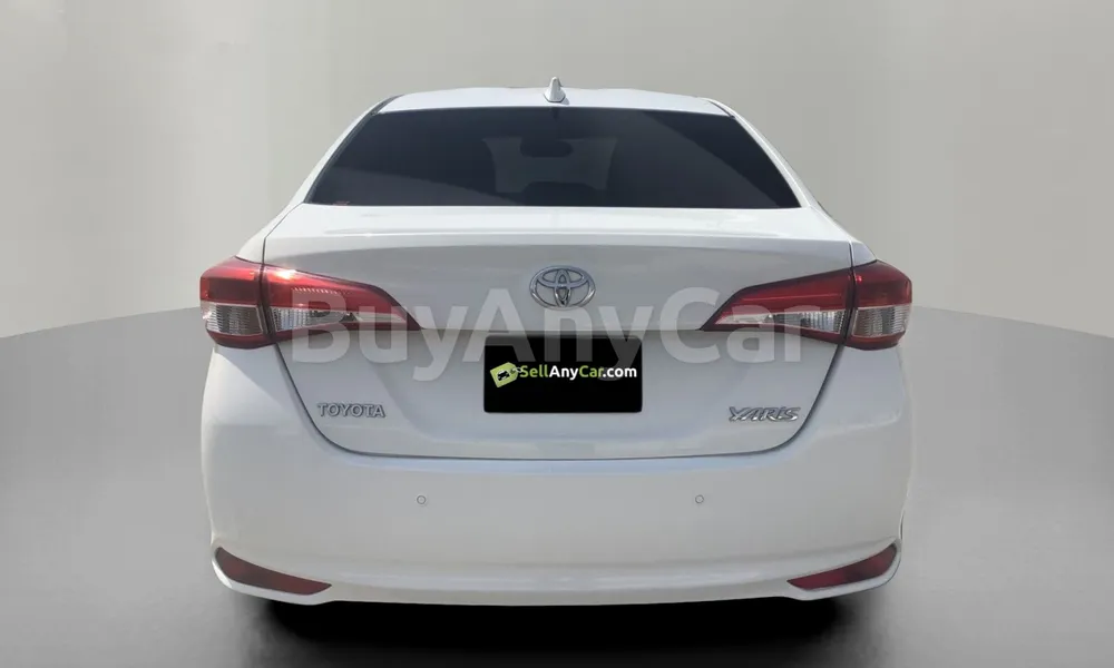 Vehicle photo 4