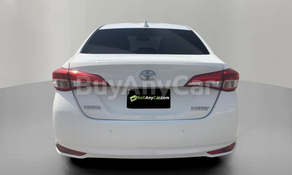 Vehicle photo 3
