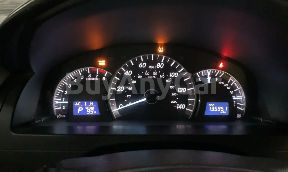 Vehicle photo 6