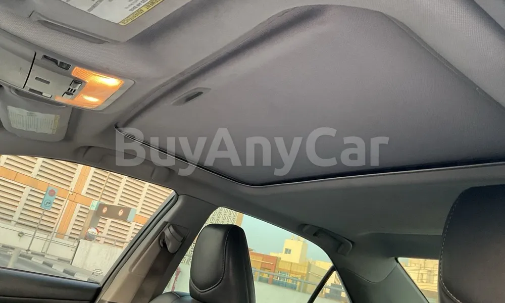 Vehicle photo 9