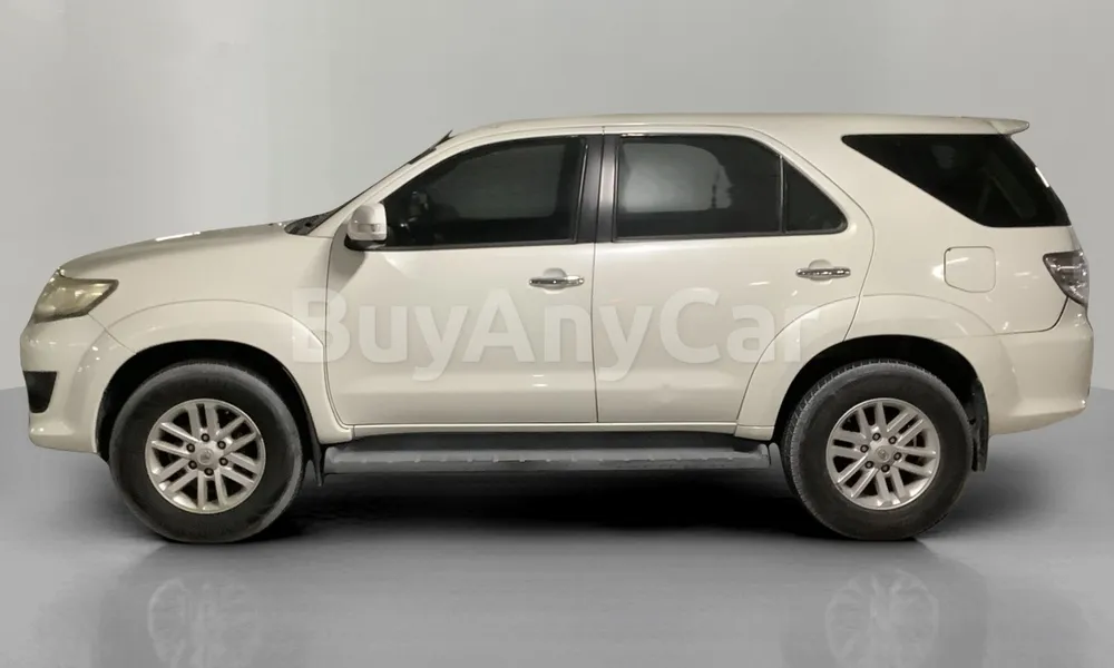 Vehicle photo 4